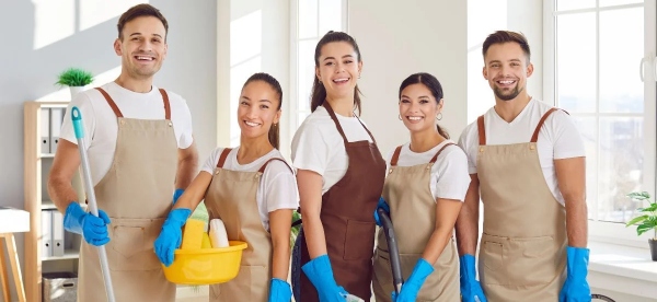 House Cleaning Paramus NJ managing cleaning team